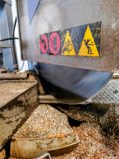 máquina de corte automático de metales